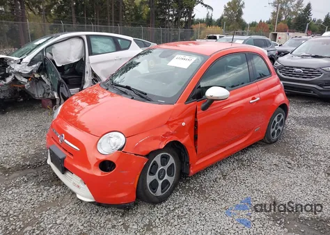 2015 Fiat 500E Battery Electric z USA, uszkodzony, nr VIN 3C3CFFGE1FT549836